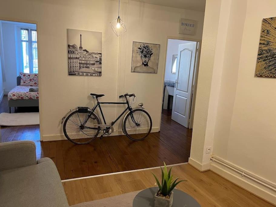 Апартаменты Le Comte Est Bon, Quartier Antiquaires Дижон Экстерьер фото